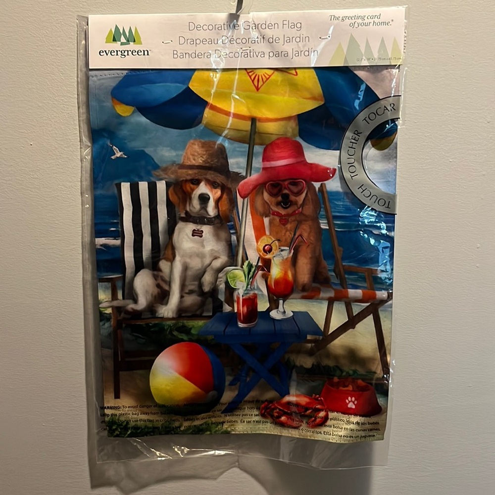NEW Beach Dogs Evergreen Garden Flag - Picture 1 of 3